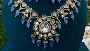 Conjunto de collar y pendientes de latón Kundan Premium, joyería nupcial hecha a mano con acentos de diamantes americanos - Product Image 3