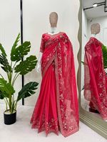 Sari en soie pure de couleur rouge, de créateur, avec de magnifiques broderies et une bordure en sequins pour les mariages et les occasions spéciales