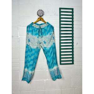 Ensemble De <b>Pyjama</b> Long En Soie Recycle Vtements De Nuit Lgers Et Respirants PJ Girly En XS - Product Image 3