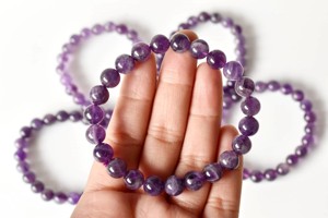 Bracelet élastique perlé de style classique populaire avec perle en améthyste, bijoux de mode pour hommes, femmes, filles et garçons - Product Image 4