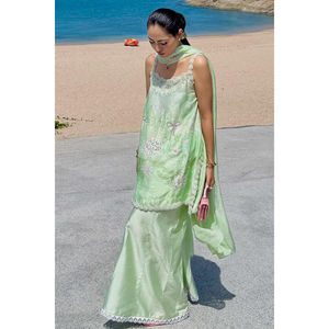 Ensemble chemise en satin sans bretelles et dupatta pour le printemps/été - Product Image 1