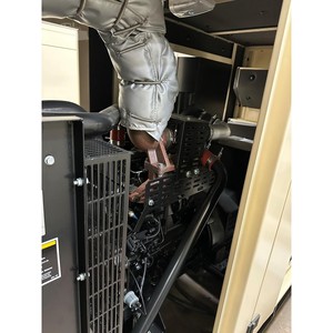Máquina AKSA de 65 KW Monofásica con Arranque Automático/Remoto, Tipo Silencioso, AC/DC, Potencia Nominal de 100-300 KW, Voltaje Nominal de 400-480V, 110V, Bajo Nivel de Ruido - Product Image 3
