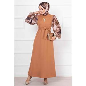 ชุดเดรสฮิญาบผ้าซาตินแขนยาวสำหรับผู้หญิง สีโทเบโก้ ผลิตในตุรกี - Product Image 3