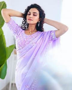 Saree georgette pakistanaise de créateur avec une belle séquence de travail Bordure en dentelle Festival Tenue de mariage pour la fête - Product Image 2