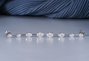 Approvisionnement en gros de boucles d'oreilles en or jaune 14 carats avec diamants synthétiques de taille ovale pour les détaillants de bijoux haut de gamme - Product Image 2