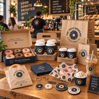 Emballages personnalisés AT PACK pour les chaînes de donuteries avec boîtes à donuts, sacs en papier, gobelets à café et fournitures à emporter
