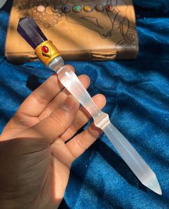 Vente en gros Bâton de cristal de guérison de luxe fait à la main Baguette de sélénite Pointe d'améthyste pour le nettoyage énergétique Chakra Équilibrage Reiki - Product Image 6
