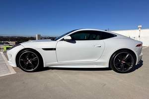 Jaguar F-Type S Coupé 2016 Usado, Motor V6 Supercargado de 380 hp - Product Image 2