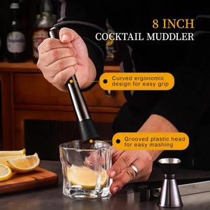 Ensemble de bar noir élégant avec support en bois Verres élégants pour les cadeaux de divertissement de bar à la maison et l'affichage moderne de l'Inde - Product Image 3