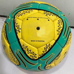 Ballon de football en cuir PU cousu à la main pour l'entraînement professionnel, léger et durable pour hommes/femmes/jeunes/garçons/filles - Product Image 2