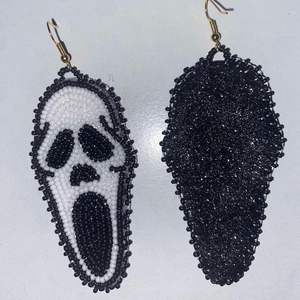 Pendientes de cuentas bohemias con flecos en cascada Andy de diseño turquesa, regalo de joyería único - Product Image 3