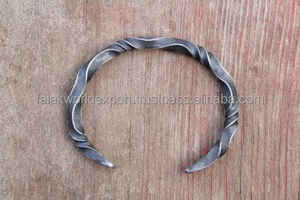 Bracelet en acier Damas fait main, forgé à la main, motif précieux, pour hommes et femmes, de Falak World Export - Product Image 5