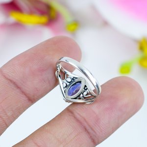 Belle bague en argent avec un iolite taille marquise et un design en filigrane complexe – Parfaite pour une élégance intemporelle et un usage quotidien - Product Image 2