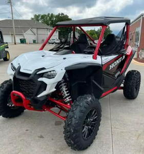 Nouveau Talon 1000R FOX Live Valve 2025, exporté dans le monde entier - Product Image 1