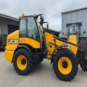Chargeuse sur pneus télescopique JCB TM320S d'occasion, 150 CV, chargeuse articulée, capacité de levage de 3200 kg, à vendre - Product Image 1