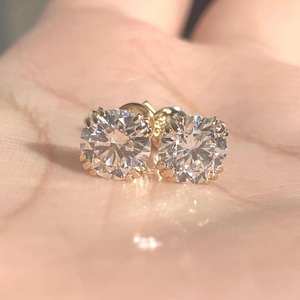 Boucles d'oreilles clous en diamant rond de 1 carat cultivé en laboratoire, or massif 14 carats, diamant rond taille brillant, boucles d'oreilles à fermoir poussoir, forme circulaire, port quotidien - Product Image 1