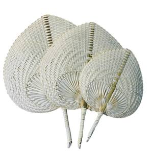 Éventail artisanal vietnamien unique, fabriqué à partir de feuilles de bodhi, pour une décoration spirituelle de luxe et des souvenirs de mariage élégants. - Product Image 6