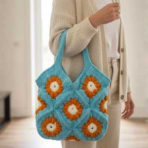Sac à bandoulière en crochet bohème d'été Sky Bloom, vintage, en cuir, avec fleurs brodées, perles et deux sangles portables - Product Image 3