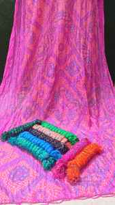 Venta al por mayor Lote Chinon Silk Dupatta, Bandhej Print Dupatta Tamaño libre de 2,25 metros para ropa de boda y regalo de dama de honor - Product Image 2