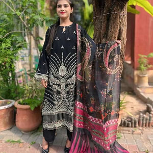 Le plus récent design de marque pakistanaise shalwar kameez pour les femmes Designer Coton/Costumes de pelouse Coton imprimé/Costumes de pelouse - Product Image 1