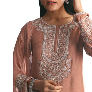 Vente en gros Peach Silk Kurta Sharara Suit avec Cutdana Sequins Work pour la fête de mariage Wear Festive Reception and Custom Orders - Product Image 5