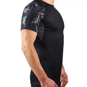 Protège-éruption noir personnalisé pour hommes Long Sport Style avec conception de sublimation extensible pour Jiu Jitsu - Product Image 3