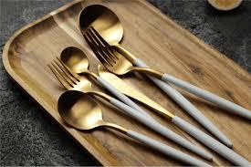 Ensemble de serveurs à gâteaux à thème moderne, couverts en métal, outils de finition peints, couverts, ensemble de coupe-gâteau - Product Image 5