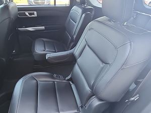 Aston Martin B-M-W Serie 3 330i FWD 2023, Cuero, R18 - Product Image 2