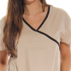 Uniforme médical élégant, durable et léger, idéal pour le personnel hospitalier et les tâches quotidiennes. - Product Image 5