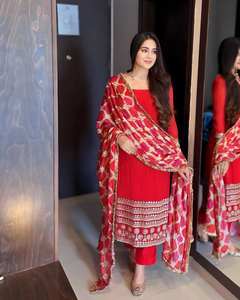 ชุดกางเกง Kurta แบบปักลายสำหรับงานปาร์ตี้ดีไซน์แฟนซีที่สง่างาม - Product Image 3