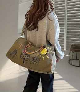 Stoney Clover กระเป๋าทรงดัฟเฟิลสำหรับใส่ของแบบคลาสสิกกันน้ำสำหรับไปยิมยิมกระเป๋าเดินทางทำจากไนลอนกระเป๋ากีฬาลำลองพิมพ์ลายได้ตามต้องการ - Product Image 2