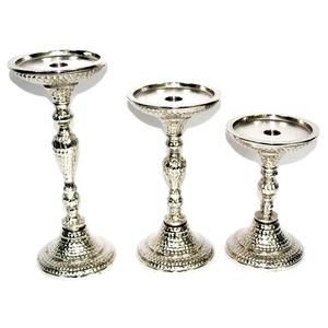 Bougeoir élégant en argent avec base en trompette bougeoir décoratif minimaliste moderne - Product Image 2