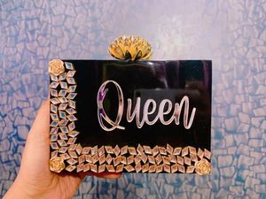 เรซิ่นสีขาวแฟชั่นล่าสุดพร้อมปาร์ตี้ Kundan สีทองสวมกระเป๋าสตางค์คลัทช์สําหรับผู้หญิงมีจําหน่ายในราคาที่ดีที่สุดจากอินเดีย - Product Image 3