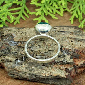 Vente en gros Bague grappe en argent sterling 92.5 avec pierre précieuse d'onyx vert plaqué rhodium Bijoux fins avec monture de perle - Product Image 2