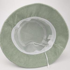 Sombrero de cubo de satén de lujo con bordado 3D, ropa de calle de invierno de punto suave, gorra de pana texturizada de dos tonos, cómoda y elegante - Product Image 5