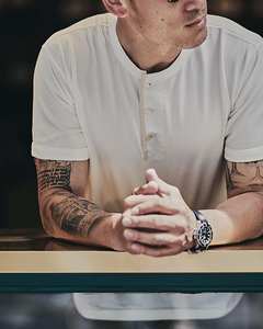 Camiseta Henley Casual Vintage Personalizada para Hombre, 100% Algodón, Manga Corta, Lavado Desgastado, con Botones, Color Sólido, Secado Rápido, Venta al Por Mayor - Product Image 1