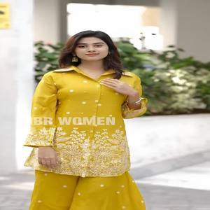 Conjunto de Kurti y Pantalón de Seda Chinon Pesada VASTRA COTTAGE para Mujer, Bordado con Lentejuelas, Diseño Étnico - Product Image 3