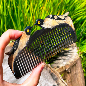 Peigne en corne naturelle de fabrication indienne pour démêler les cheveux longs et épais pour une utilisation en salon Prix d'usine direct-Peignes communs en gros - Product Image 3