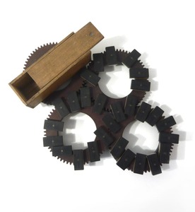 Juego de dominó francés antiguo 28 piezas de madera y hueso pulido 1900-1930s decoración de estilo Animal - Product Image 6