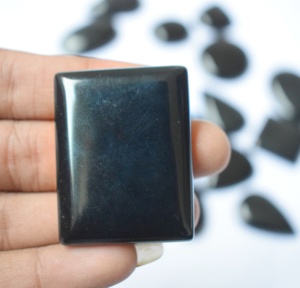 Cabochon en onyx noir fait à la main de qualité AAA pierre précieuse naturelle avec jeu de couleur en forme de coeur tailles mélangées traitement thermique - Product Image 3