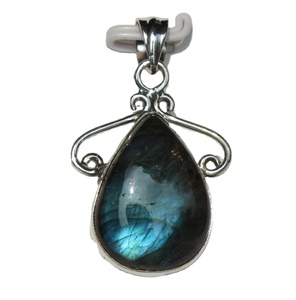 Pendentif en argent sterling 925 avec labradorite sertie clos, bijou tendance pour offrir en occasion spéciale - Product Image 1