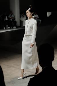 Nouvelle conception de manteaux pour femmes, manteau minimaliste en cachemire JASMINE fait à la main, manteaux ODM pour femmes fabriqués en cachemire de qualité supérieure - Product Image 3