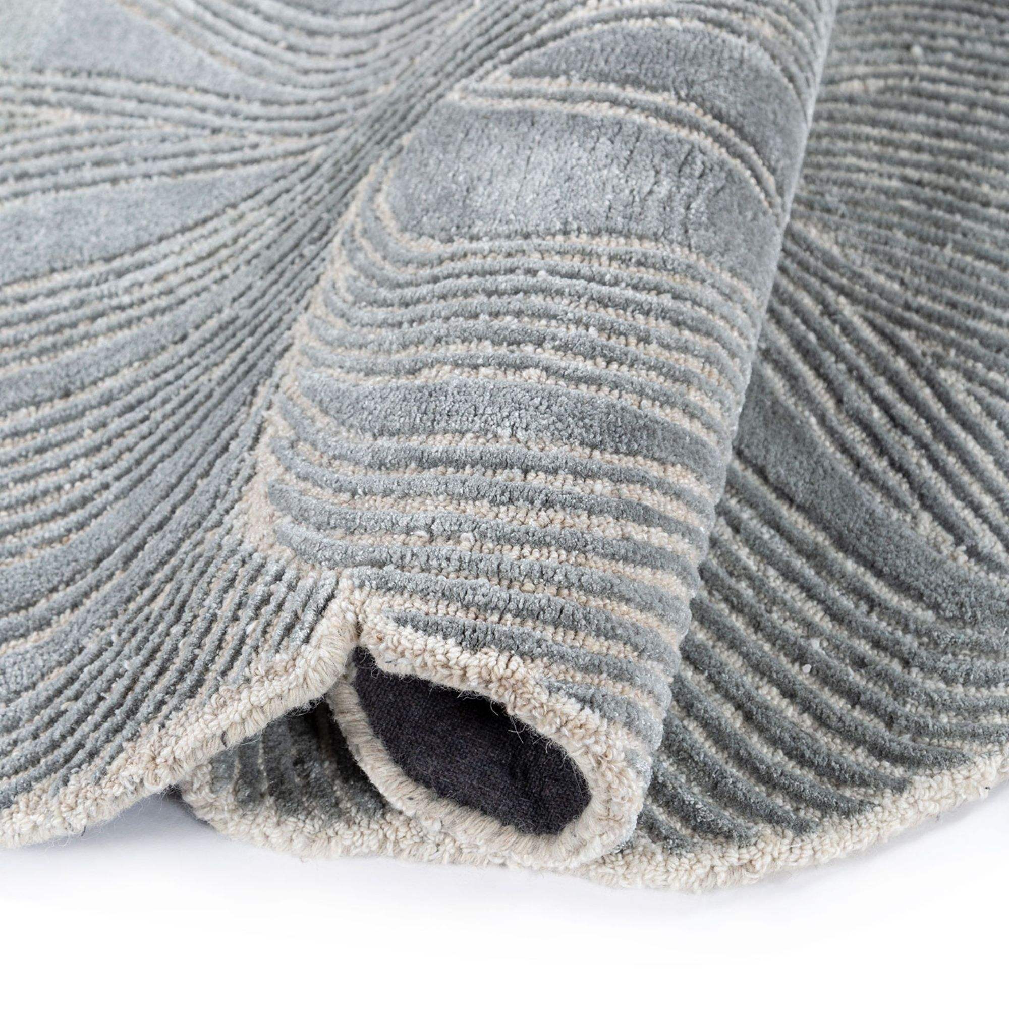 สีเทาอ่อน