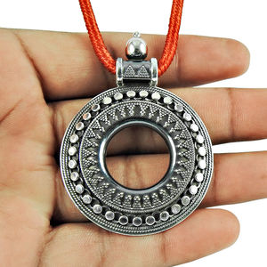 Recién llegado, diseño de lujo, Plata de Ley 925 oxidada, forma redonda, aspecto artesanal, joyería hecha a mano, ropa de fiesta, colgante elegante - Product Image 1