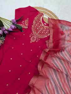 Excellent High Quality Pure Viscose Chanderi Silk Fabric Floral Printed Knee Length <b>Kurti</b>& Pent With Dupatta Set At Lower Rate - Product Image 5