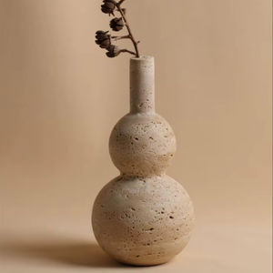 Florero de Mármol Travertino de Diseño Moderno para una Exhibición Floral Elegante y Accesorios para el Hogar con Estilo - Product Image 1