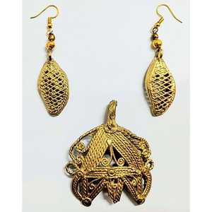 Colgante Étnico de Latón Dokra para Mujer, Joyería Artesanal con Diseño Dhokra, 12 cm x 12 cm x 12 cm - Product Image 4