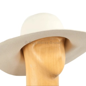 100% Wool Felt Fedora Hat with Printed Flower Ribbon and Pencil Brim Custom OEM Wide Brim Hat for Casual Scene - Product Image 1