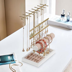 Los últimos soportes de joyería de lujo Diseño adorable Joyas de metal Hecho a mano Oro Antiguo Soporte y soporte de joyería - Product Image 4