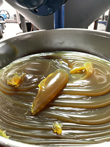 Graisse calcique polyvalente NLGI 2 à prix raisonnable et de haute qualité, huile lubrifiante fabriquée au Vietnam - Product Image 3